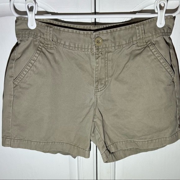 Calvin Klein Women’s Khaki Shorts Size 8,‎ Beige - Picture 1 of 7